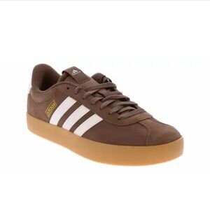Adidas Men's VL Court 3.0 Athletic Sneaker, size 9.5 M, Brown/White Stripes.